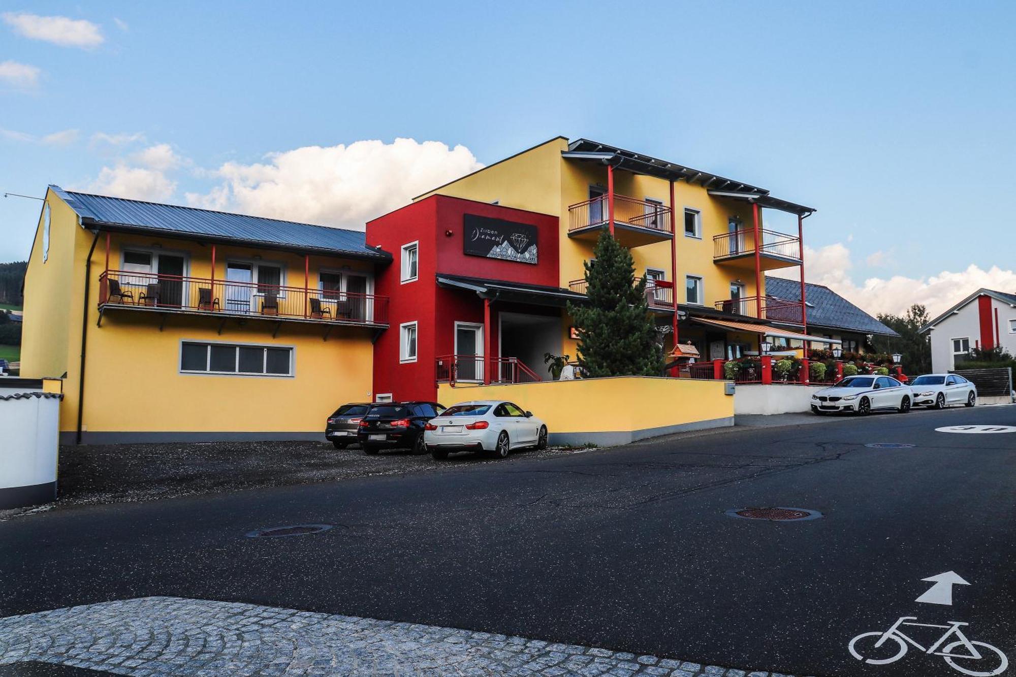 Zirben Diamant Hotel Obdach Bagian luar foto